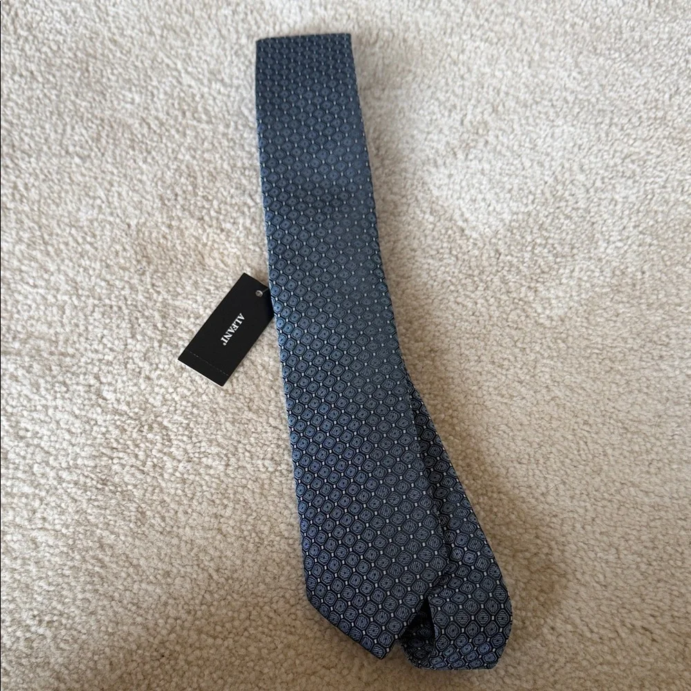 💥3/$20 Alfani Navy Blue Geometric Silk Tie